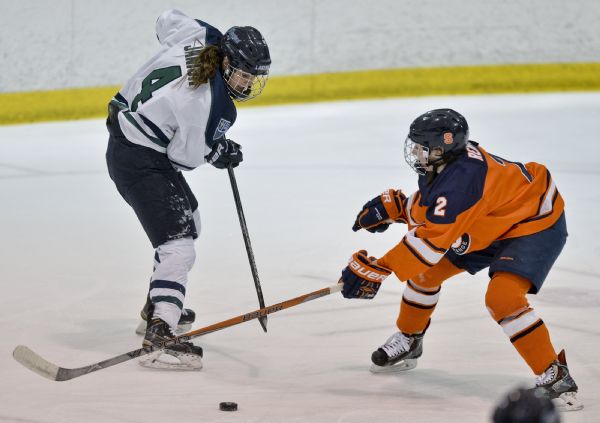 janiga-splits-the-defense